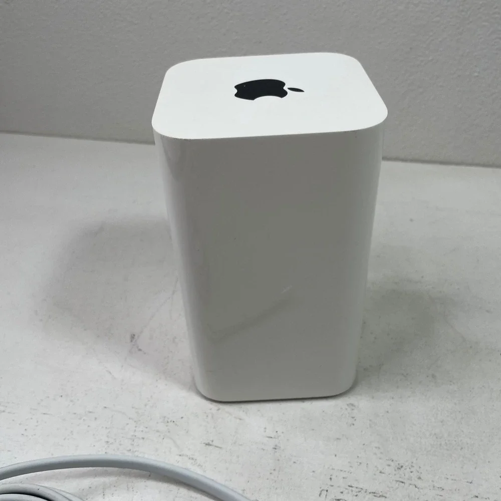 Apple AirPort Extreme 802.11ac Wi-Fi Base Station Router A1521 6th Gen Turns On